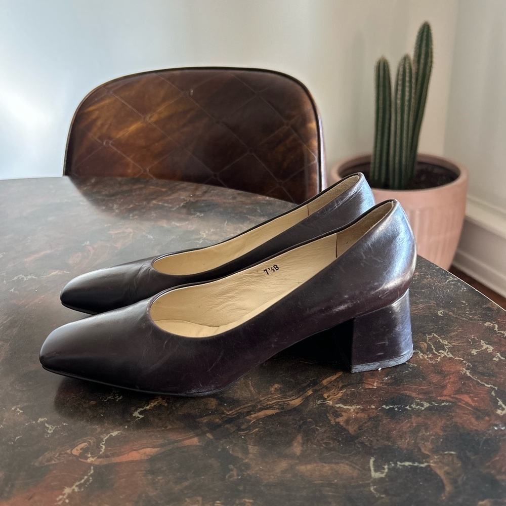 Vintage brown leather heels